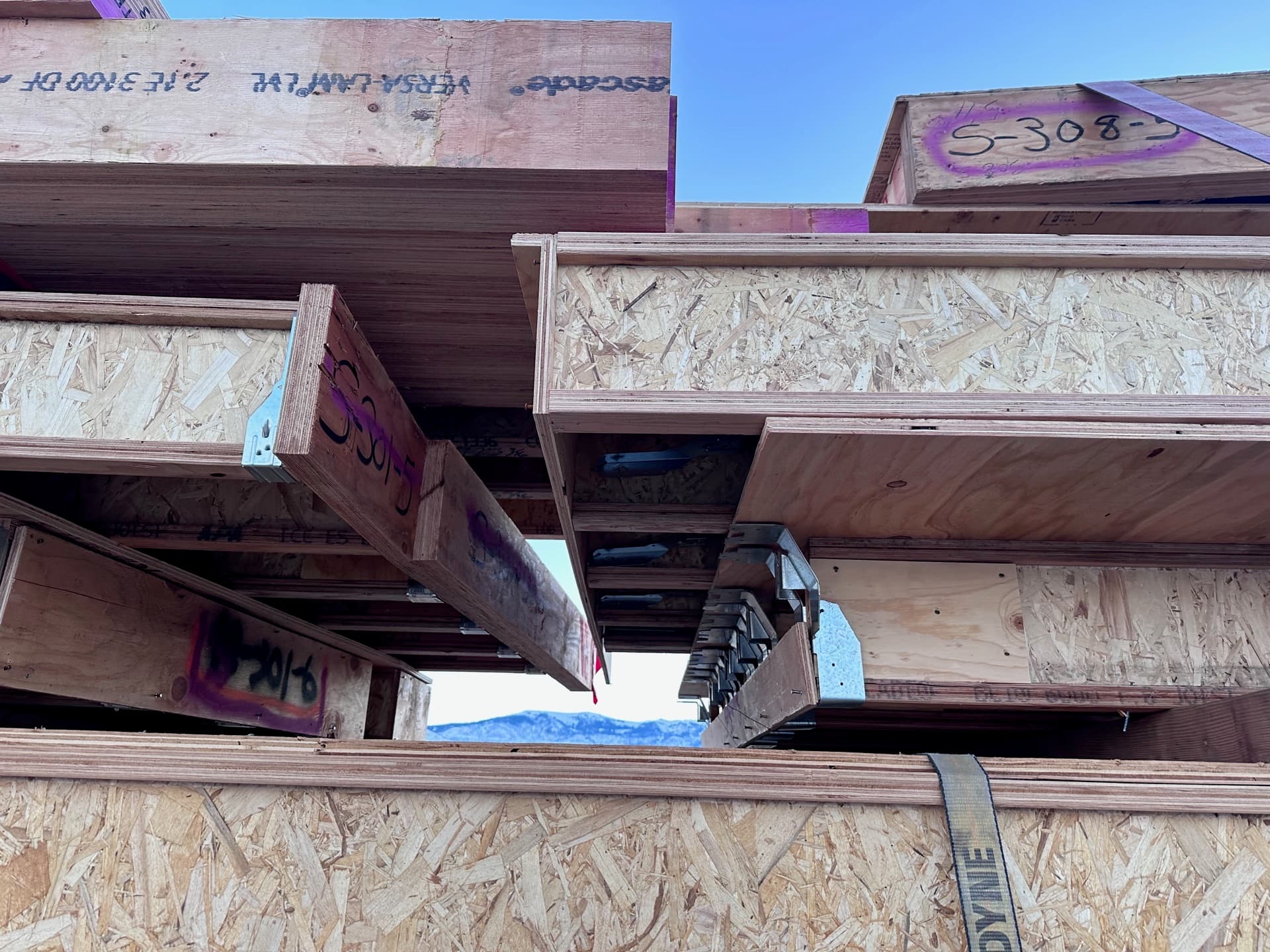 Cross-section view of stacked cassette panels